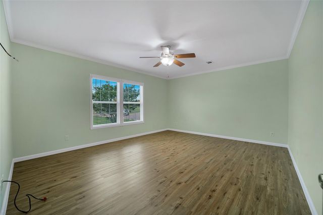 480 Holz RD, Niederwald, TX 78640