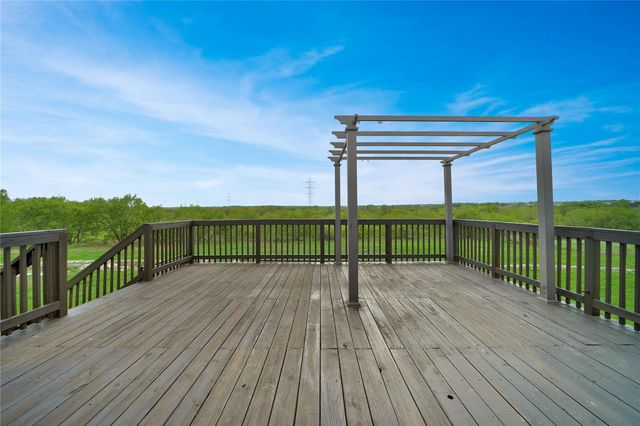 480 Holz RD, Niederwald, TX 78640