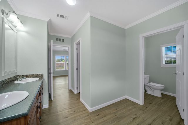480 Holz RD, Niederwald, TX 78640