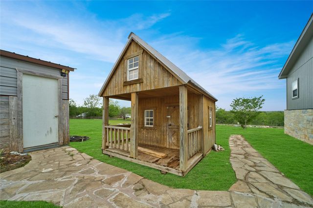 480 Holz RD, Niederwald, TX 78640