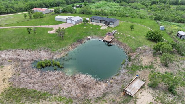 480 Holz RD, Niederwald, TX 78640