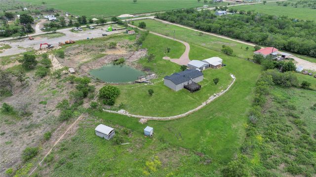 480 Holz RD, Niederwald, TX 78640