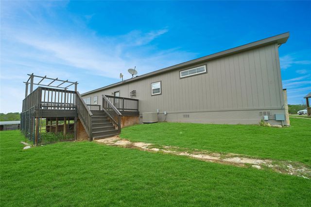 480 Holz RD, Niederwald, TX 78640