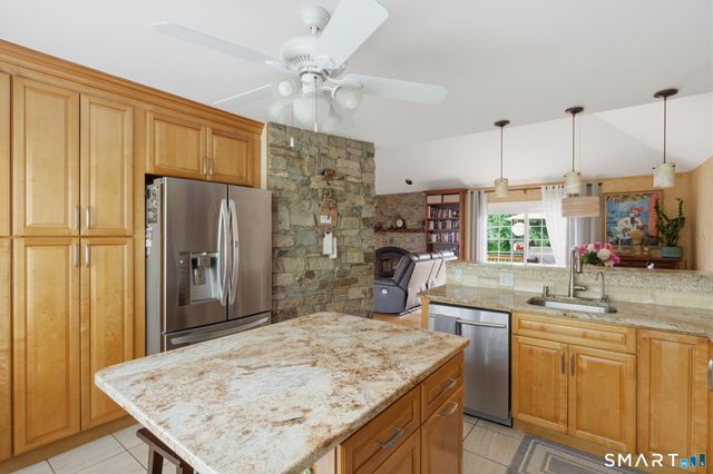 48 Tiffany Lane, Bristol, CT 06010