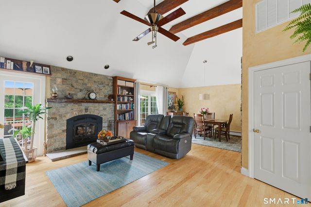 48 Tiffany Lane, Bristol, CT 06010