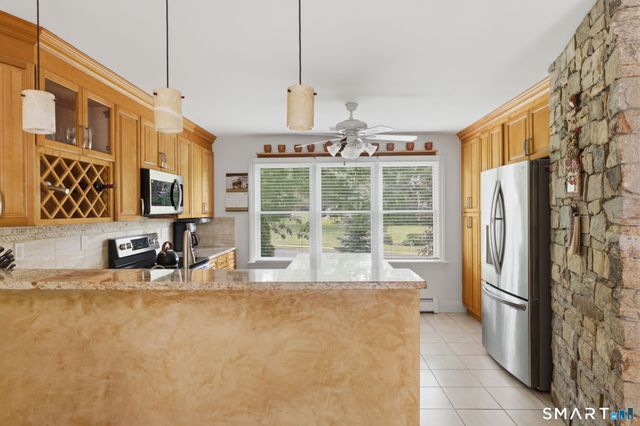 48 Tiffany Lane, Bristol, CT 06010