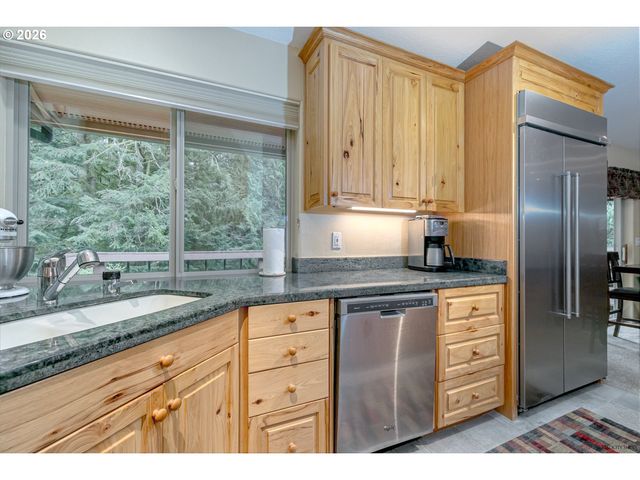 53221 E MARMOT Rd, Sandy, OR 97055