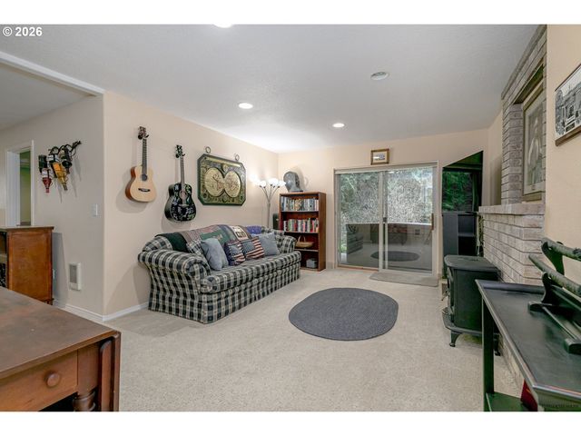 53221 E MARMOT Rd, Sandy, OR 97055