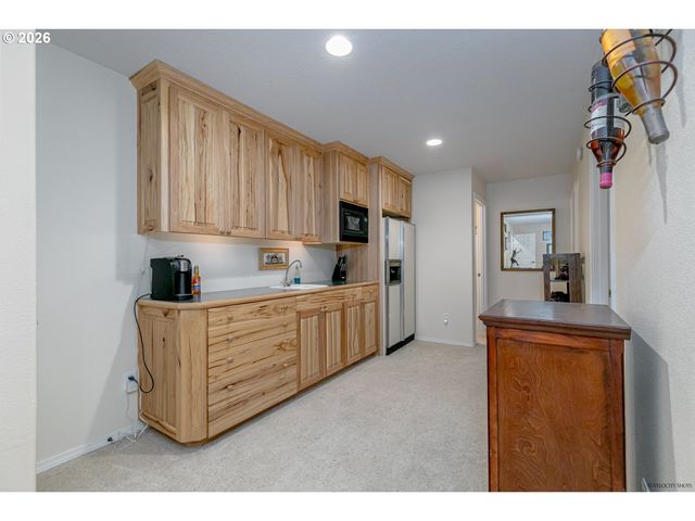 53221 E MARMOT Rd, Sandy, OR 97055