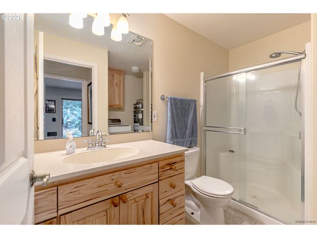 53221 E MARMOT Rd, Sandy, OR 97055