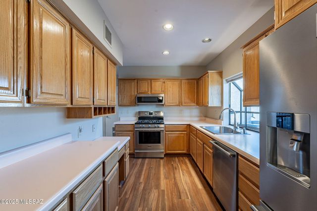 38324 S Silverwood Drive, Tucson, AZ 85739