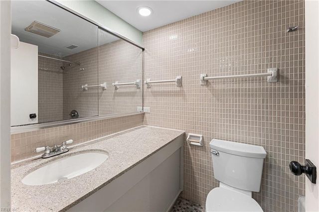 7320 Glenroie Ave Apt 2G, Norfolk, VA 23505
