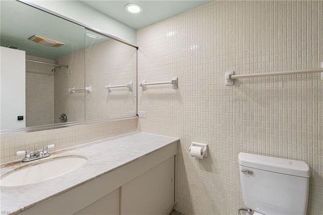 7320 Glenroie Ave Apt 2G, Norfolk, VA 23505