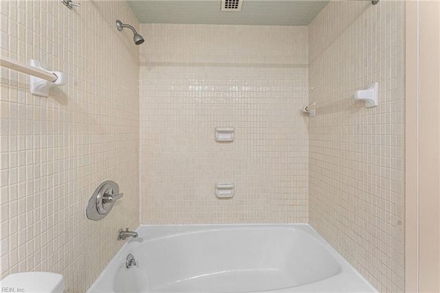 7320 Glenroie Ave Apt 2G, Norfolk, VA 23505