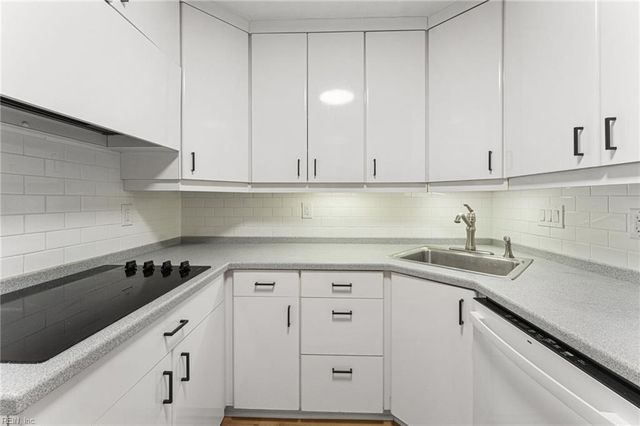 7320 Glenroie Ave Apt 2G, Norfolk, VA 23505