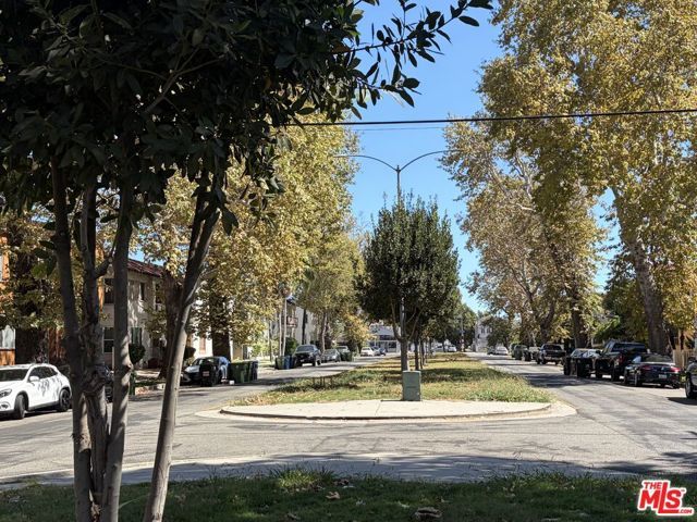 4250 8th Avenue, Los Angeles, CA 90008