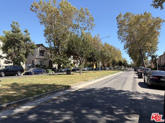 4250 8th Avenue, Los Angeles, CA 90008