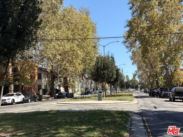 4250 8th Avenue, Los Angeles, CA 90008