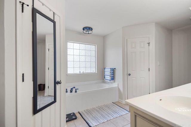 112 Kee Cove Cove, Benton, AR 72015