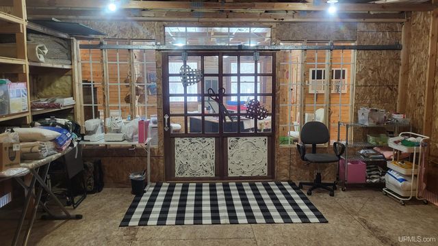 W8310 Meyer Lane, Crivitz V-wi, WI 54114