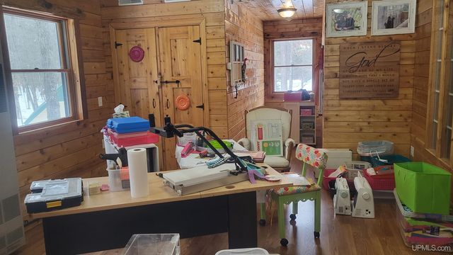 W8310 Meyer Lane, Crivitz V-wi, WI 54114