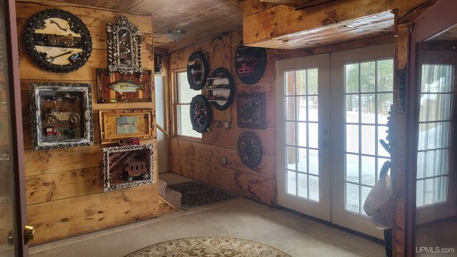 W8310 Meyer Lane, Crivitz V-wi, WI 54114