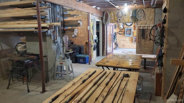 W8310 Meyer Lane, Crivitz V-wi, WI 54114