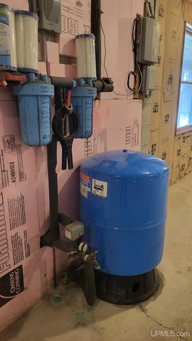 W8310 Meyer Lane, Crivitz V-wi, WI 54114