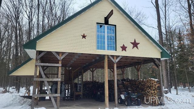 W8310 Meyer Lane, Crivitz V-wi, WI 54114