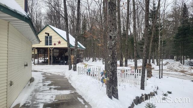 W8310 Meyer Lane, Crivitz V-wi, WI 54114