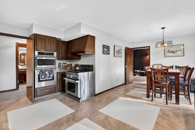 7255 Tuliptree Trail, Indianapolis, IN 46256