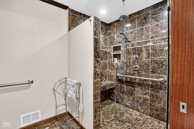 7255 Tuliptree Trail, Indianapolis, IN 46256