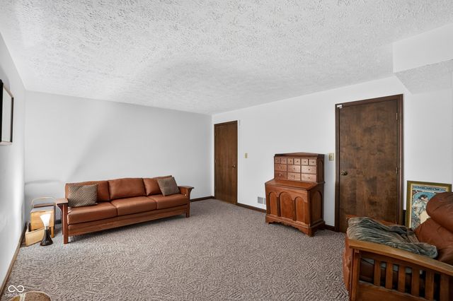 7255 Tuliptree Trail, Indianapolis, IN 46256