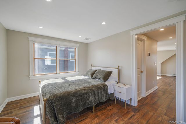 21 Adams Street N, Farmingdale, NY 11735