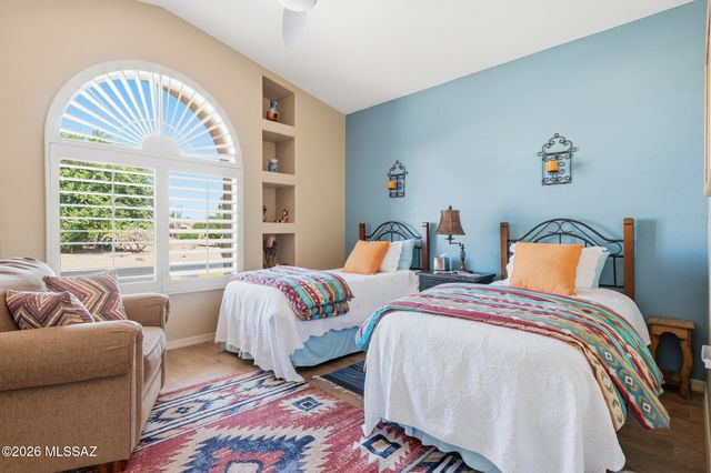 2749 S Greenside Place, Green Valley, AZ 85614