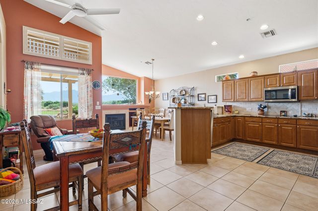 2749 S Greenside Place, Green Valley, AZ 85614