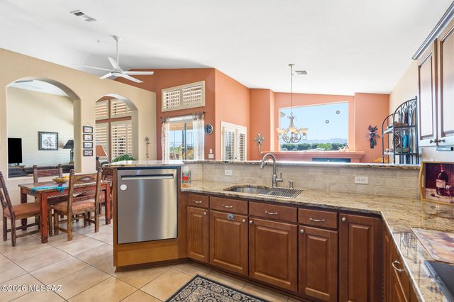 2749 S Greenside Place, Green Valley, AZ 85614