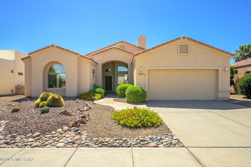 2749 S Greenside Place, Green Valley, AZ 85614