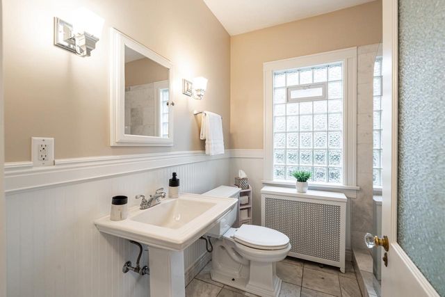 3915 N Downer AVENUE, Shorewood, WI 53211