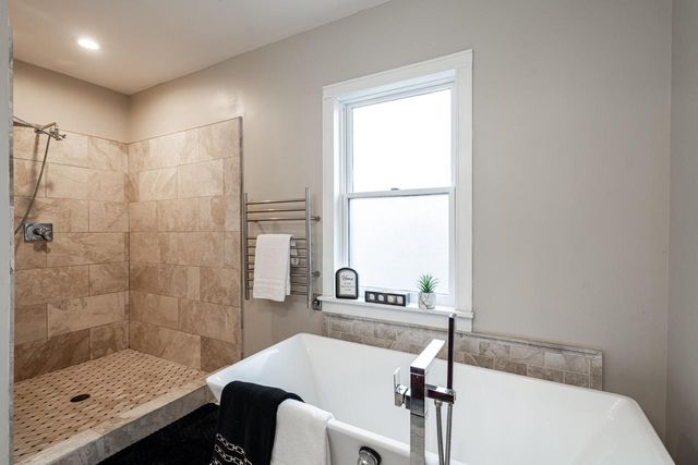 3915 N Downer AVENUE, Shorewood, WI 53211