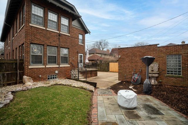 3915 N Downer AVENUE, Shorewood, WI 53211