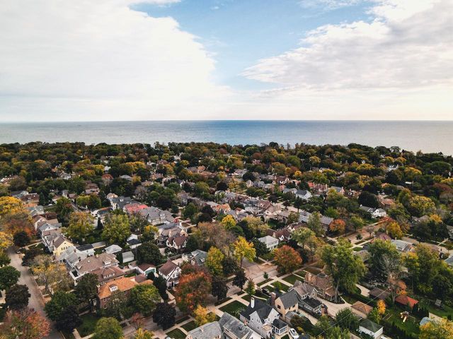 3915 N Downer AVENUE, Shorewood, WI 53211