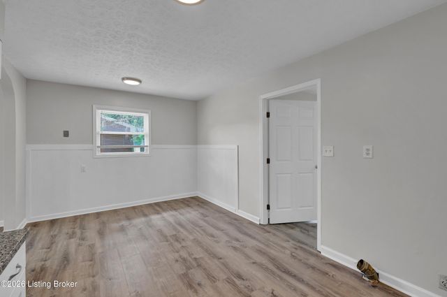 9508 Yellow Pine Ct, Louisville, KY 40229