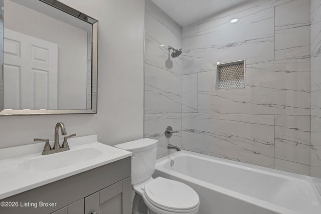 9508 Yellow Pine Ct, Louisville, KY 40229