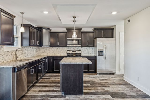 1103 Eagles View Dr, Clarksville, TN 37040