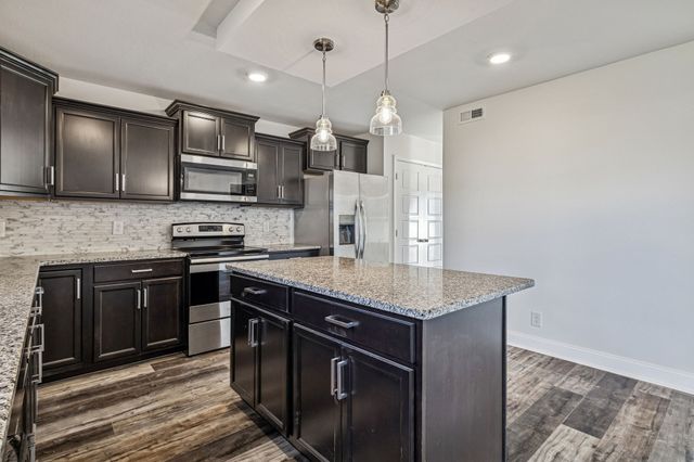 1103 Eagles View Dr, Clarksville, TN 37040