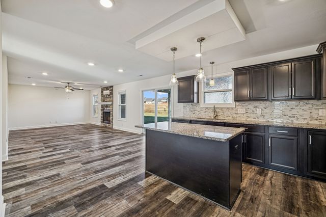 1103 Eagles View Dr, Clarksville, TN 37040