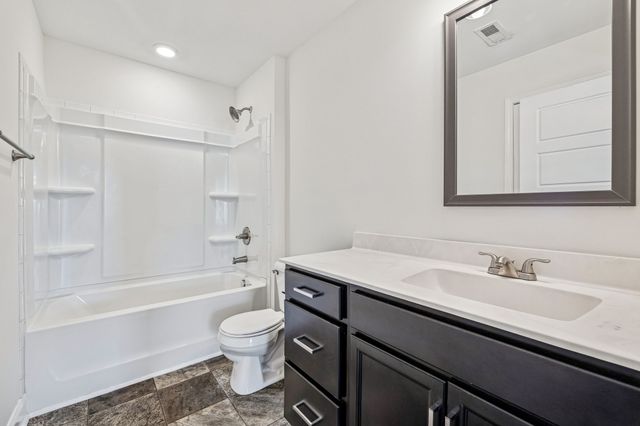 1103 Eagles View Dr, Clarksville, TN 37040