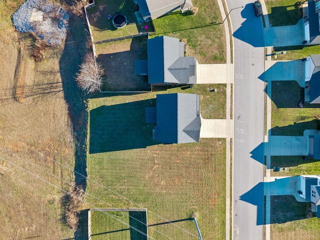 1103 Eagles View Dr, Clarksville, TN 37040