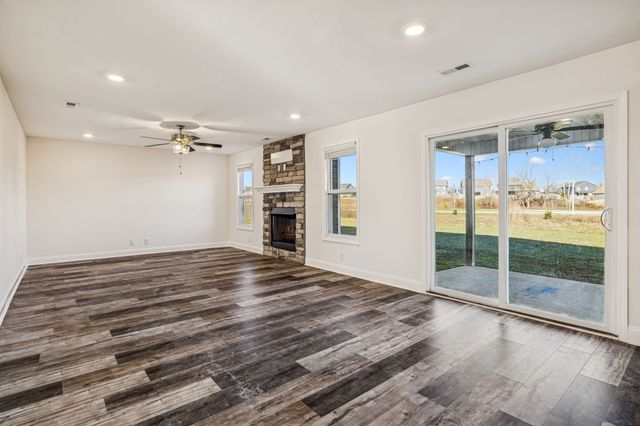 1103 Eagles View Dr, Clarksville, TN 37040